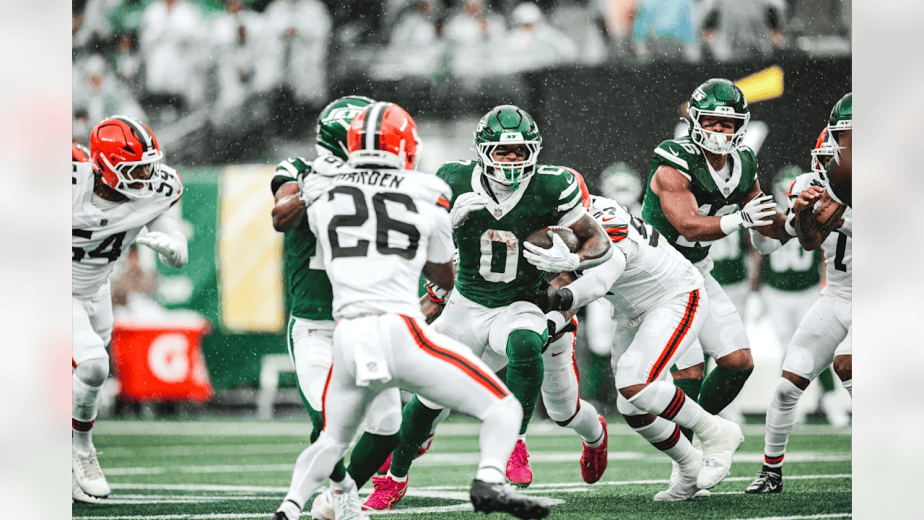 Braelon Allen making a run