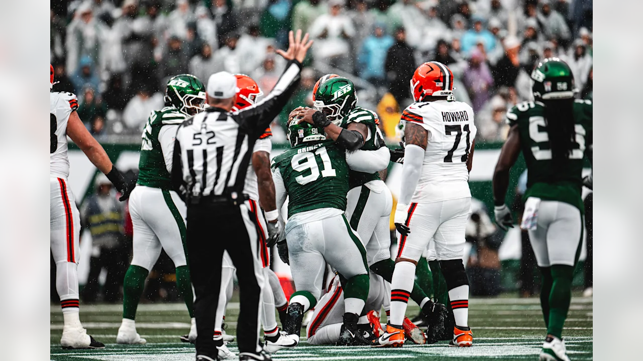 Jowon Briggs celebrates a sack