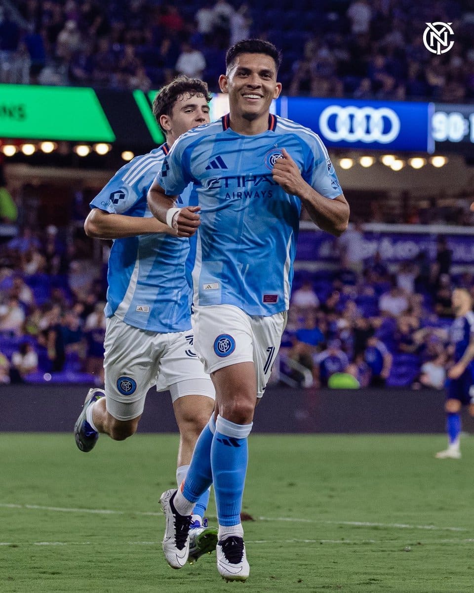 Alonso Martinez after scoring the go-ahead goal.