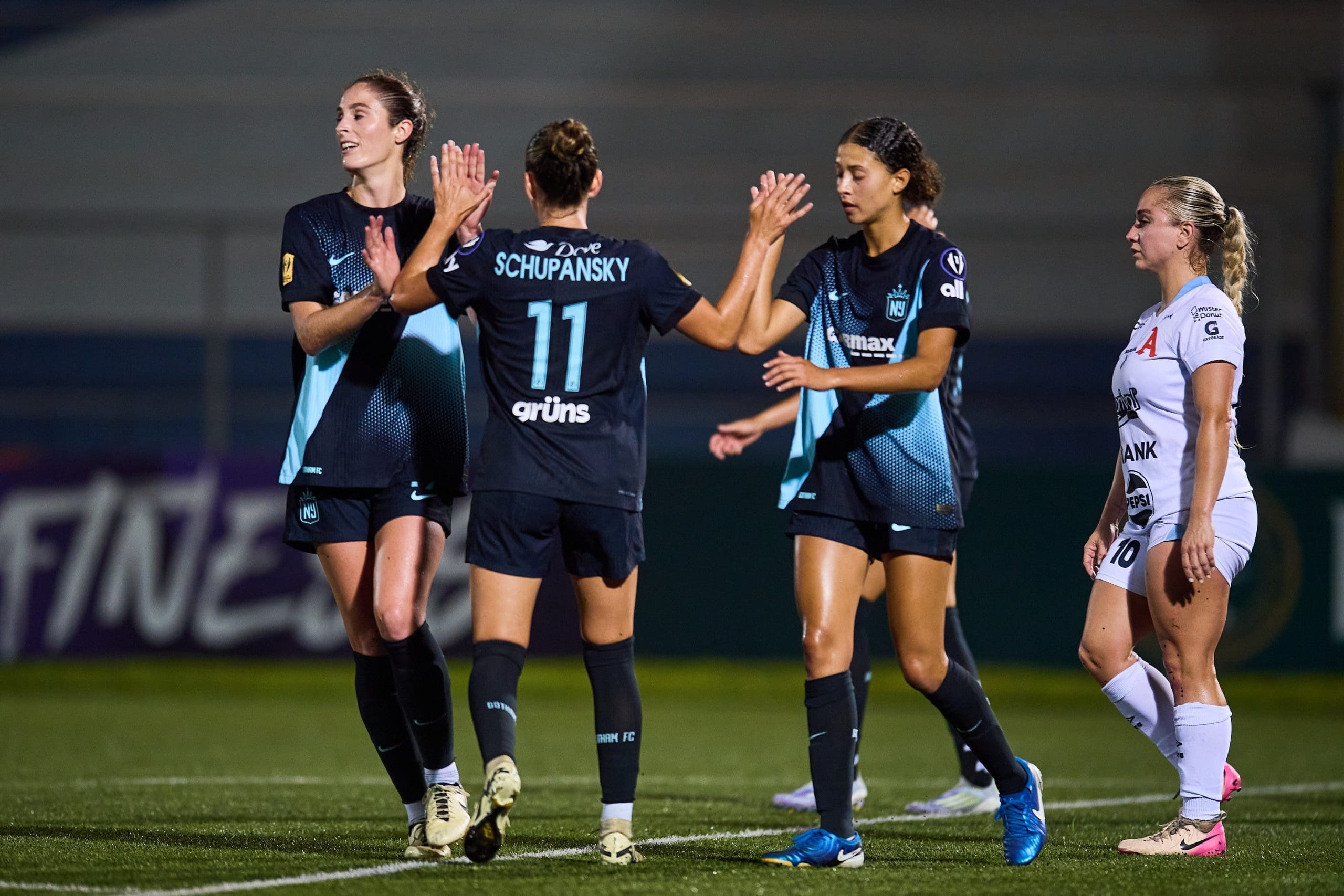 Sarah Schupansky Celebrates the second goal with her Gotham FC Teammates Mandatory Credit Concacaf.com