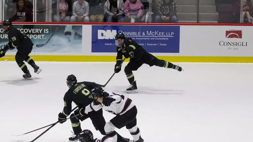 Army Hockey Battles to 3-3 Tie at Bentley, Forselius Delivers Shootout Winner