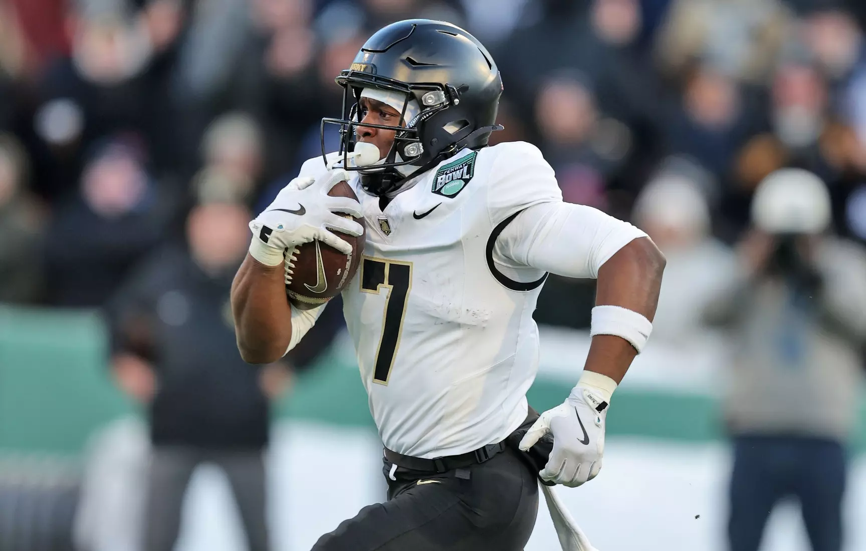 Jeffcoat, Nwawuihe Earn AP All-Bowl Team Honors After Wasabi Fenway Bowl Domination