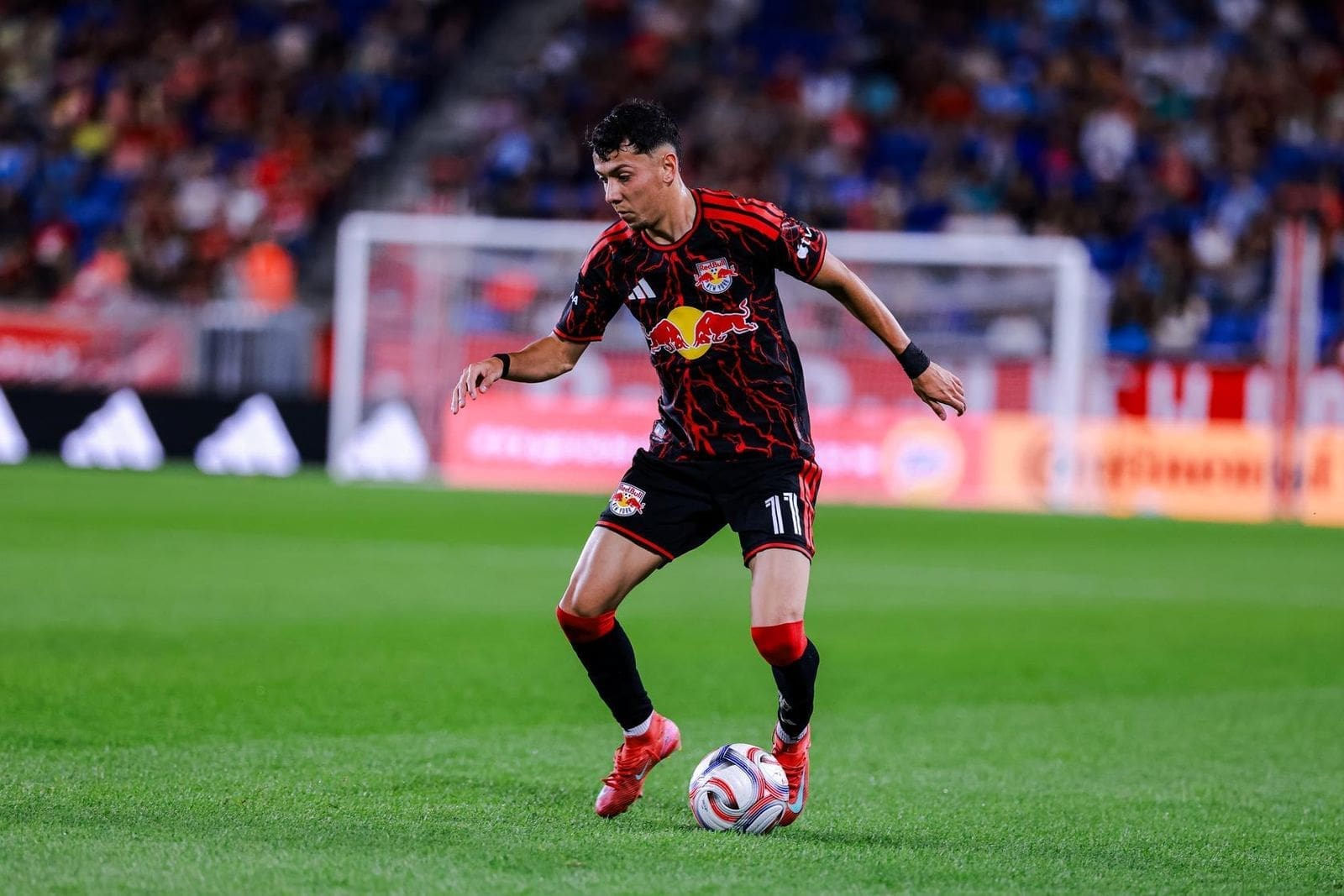 Jorge Ruvalcaba has the ball at his feet.