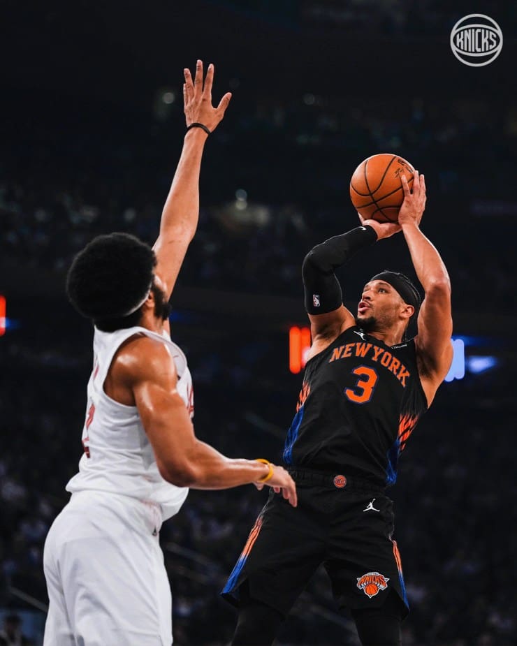 Knicks Win Ninth Consecutive Playoff Game, Defeat Cavs, 2-0 Lead