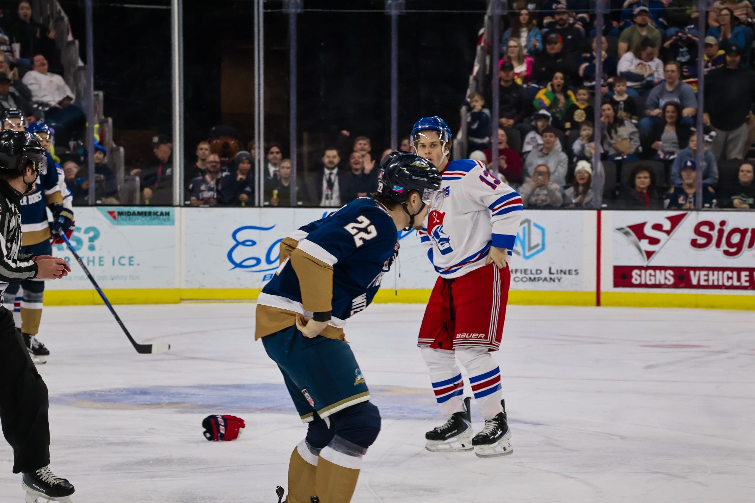 Cade De St Hubert getting ready to fight Sioux Falls #22 Wade Weil; 02/14/26; Photo Credit: Des Moines Buccaneers