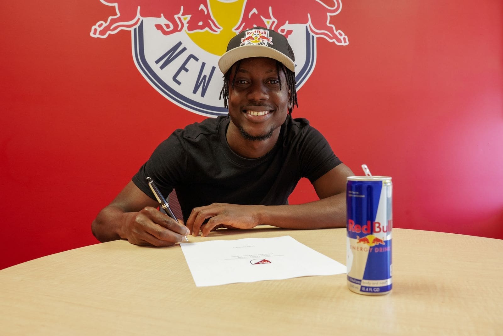 Ronald Donkor signs a new deal